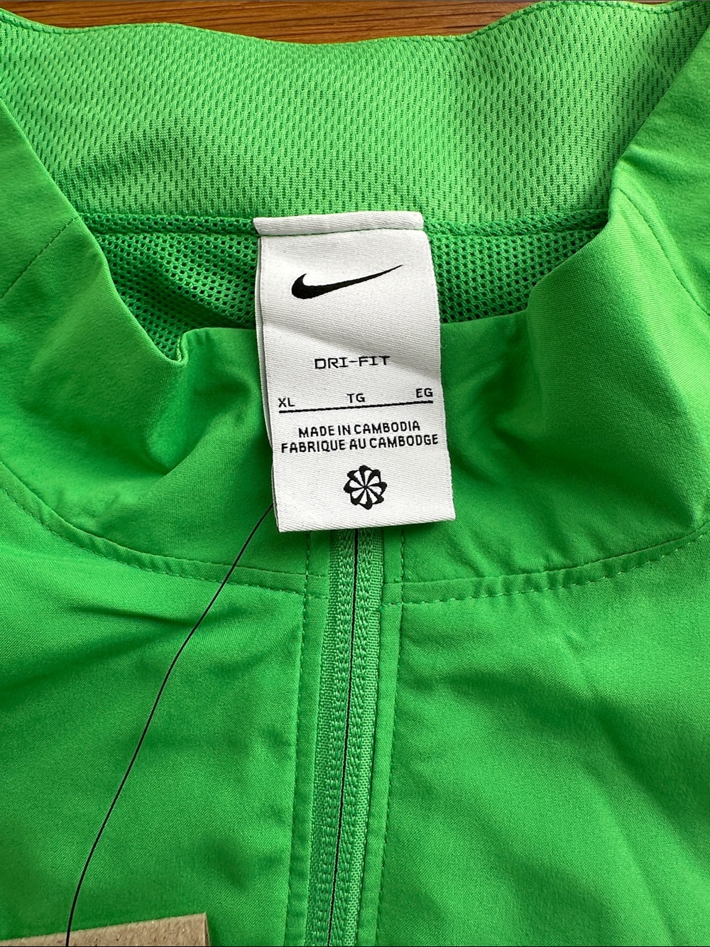 Nike Men’s Full-Zip Windbreaker Jacket Green NWT Size XL running - Picture 4 of 9